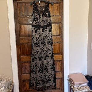 Elegant Black Floral lace Maxi evening Dress